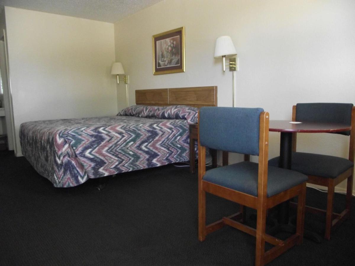 Glen Rose Inn & Suites Esterno foto