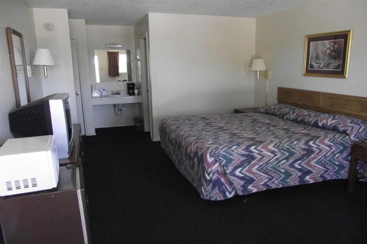 Glen Rose Inn & Suites Esterno foto
