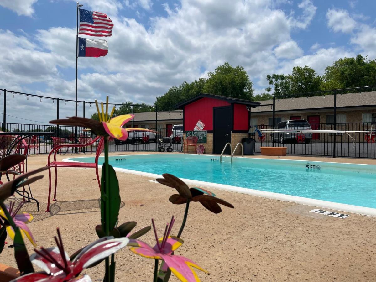 Glen Rose Inn & Suites Esterno foto