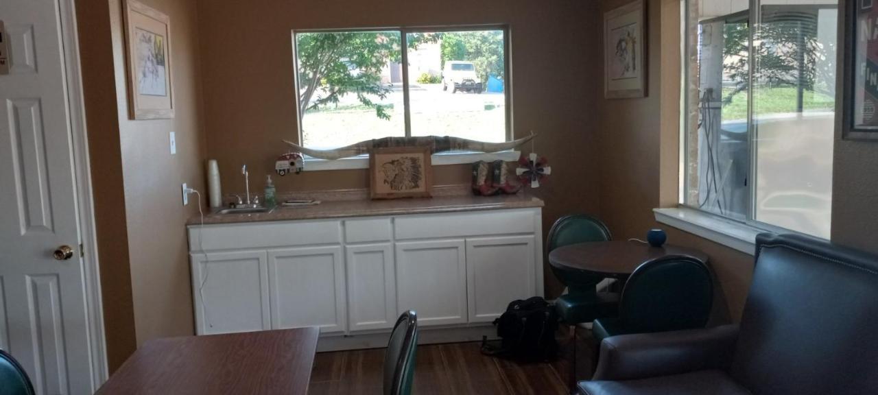 Glen Rose Inn & Suites Esterno foto