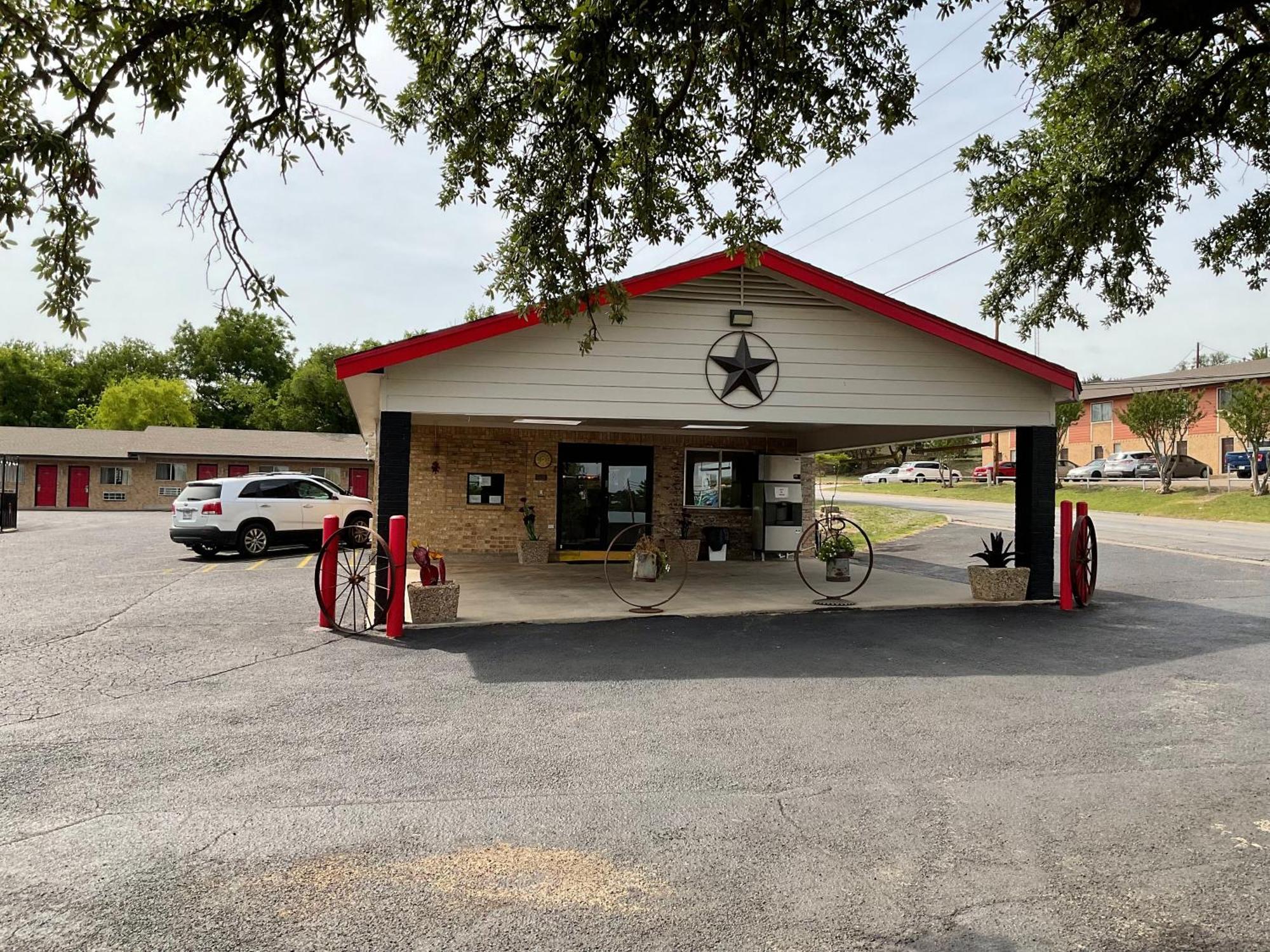 Glen Rose Inn & Suites Esterno foto